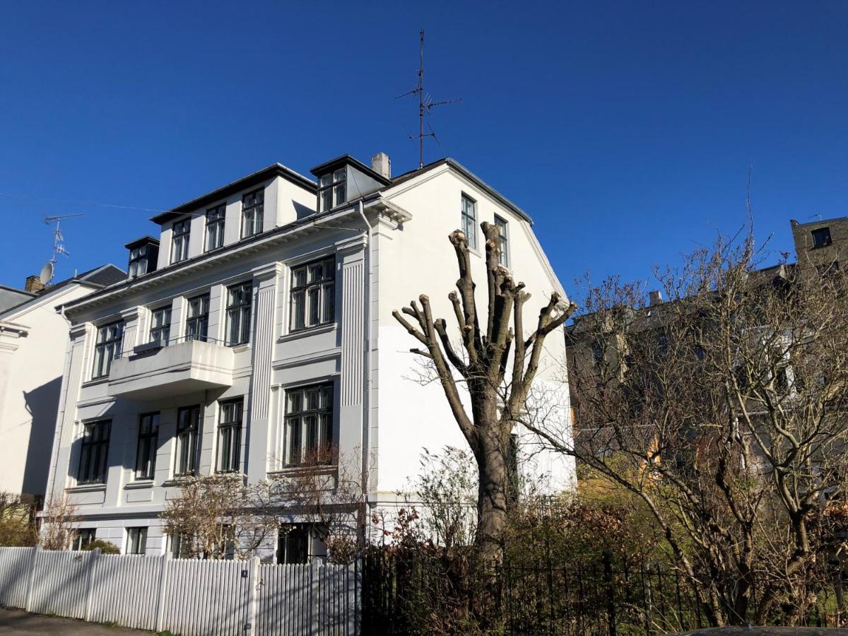 Rooms In Quiet White Villa Apartment Hortensiavej 8 On Frederiksberg C Copenhagen Exterior photo