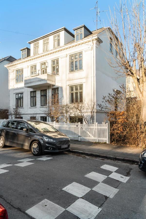 Rooms In Quiet White Villa Apartment Hortensiavej 8 On Frederiksberg C Copenhagen Exterior photo